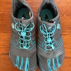 Gray and Teal Five-Toe Athletic Shoes Fila Women’s size 9.5